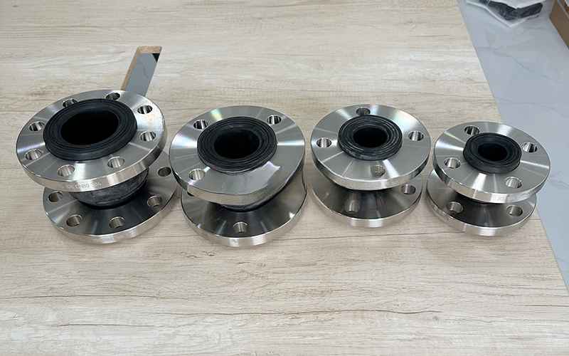 Các Ứng Dụng Đa Dạng Của Khớp Nối Mềm Cao Su Mặt Bích Trong Công Nghiệp Hiện Đại
